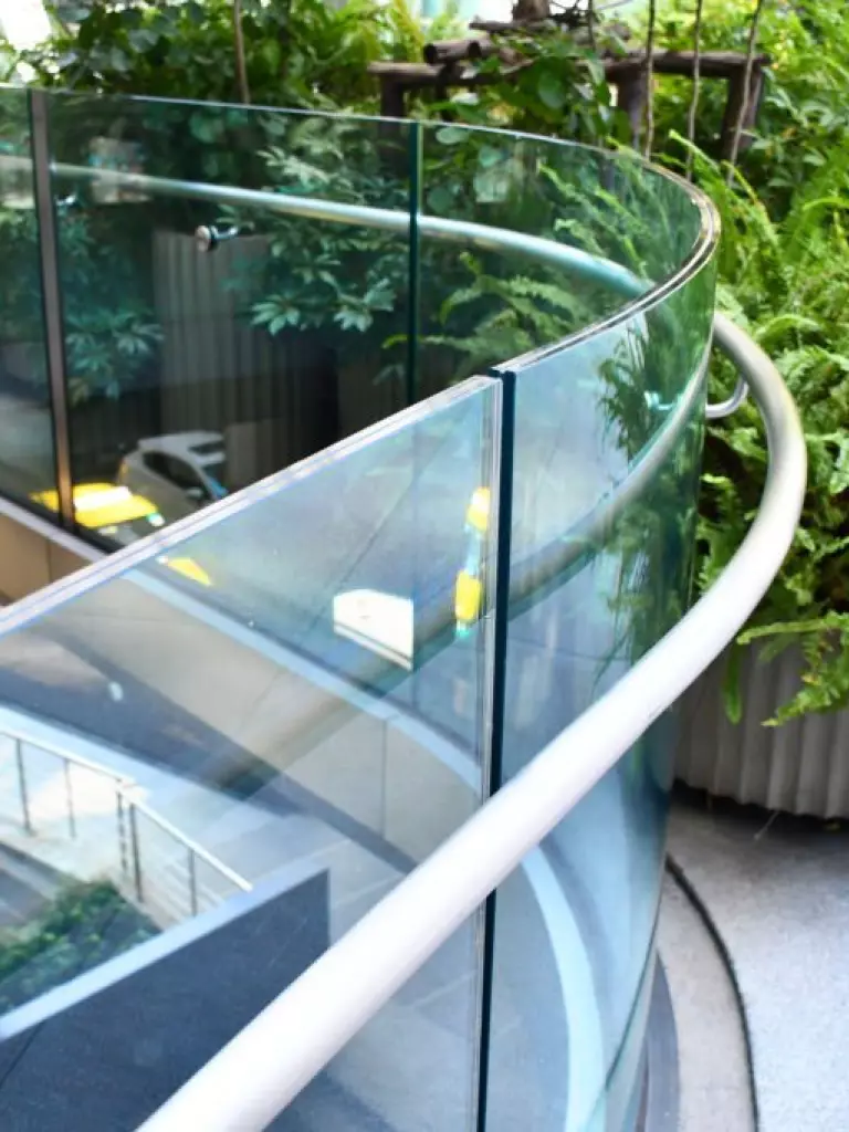 frameless glass deck railing