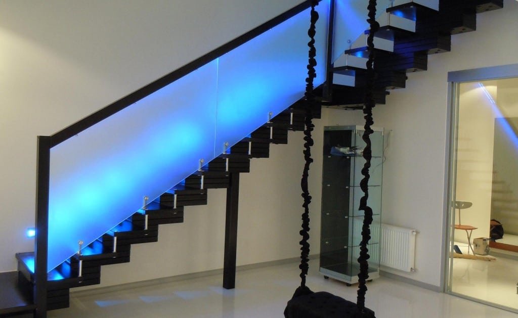 Types of glass railings of stairs and methods of their installation