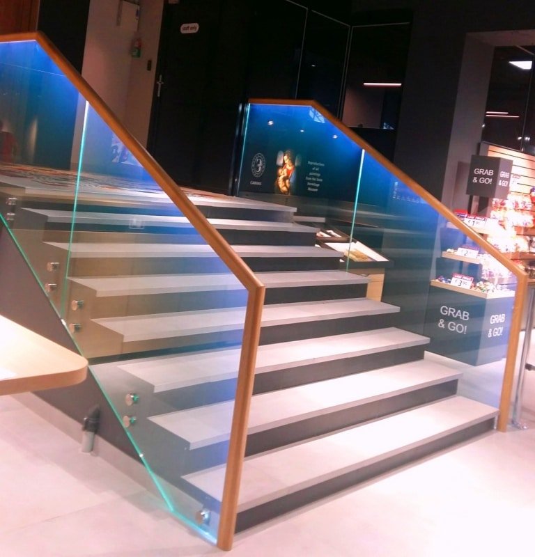 Types of glass railings of stairs and methods of their installation