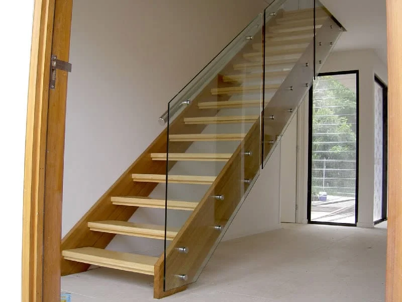 Types of glass railings of stairs