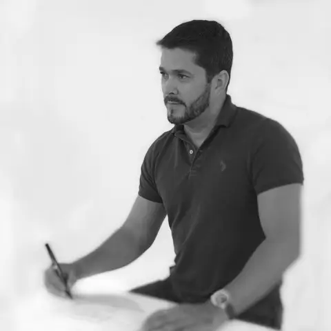 Julio Cartaya designer