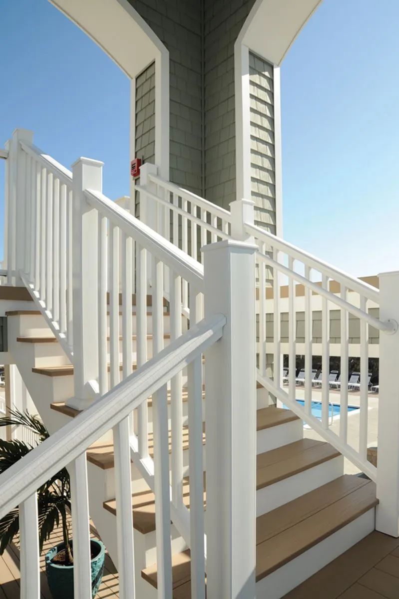 white aluminum deck railing