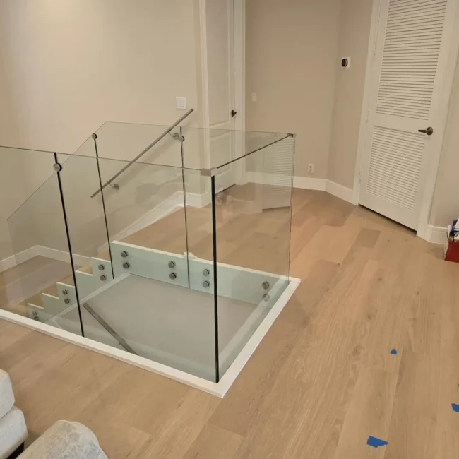 glass stair railing