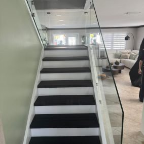 glass stair railings