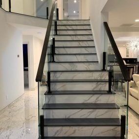 glass staircase railing