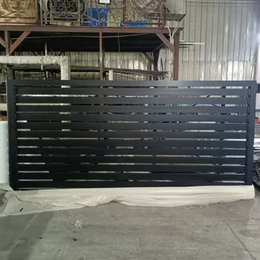 fence contractor near me